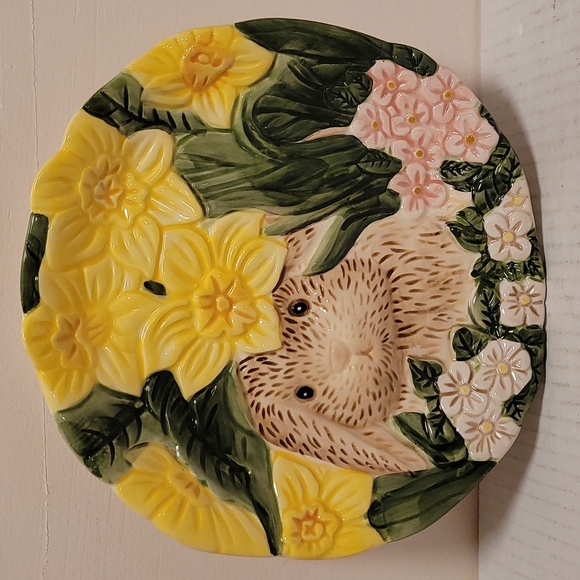 Pair of Adorable Cracker Barrel Easter Treasure 3D Bunny Plates - Picture 11 of 16